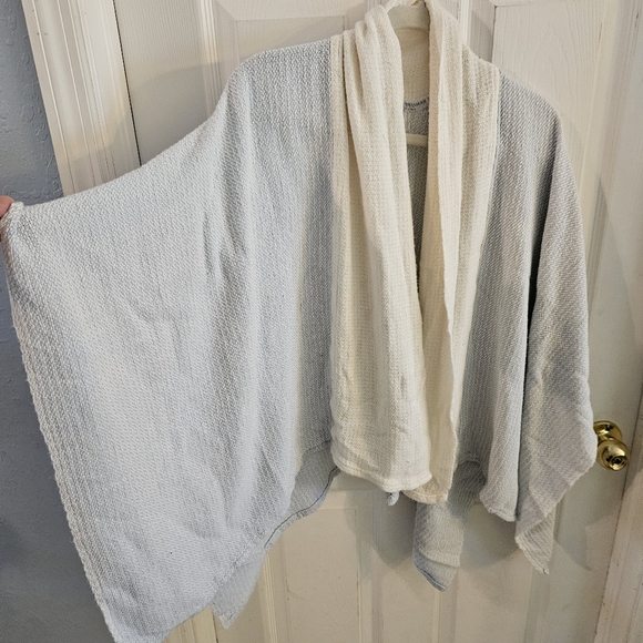 Vickie Vipperman Weaving Studio Riverlily Wrap Ivory & Blue - Picture 3 of 10